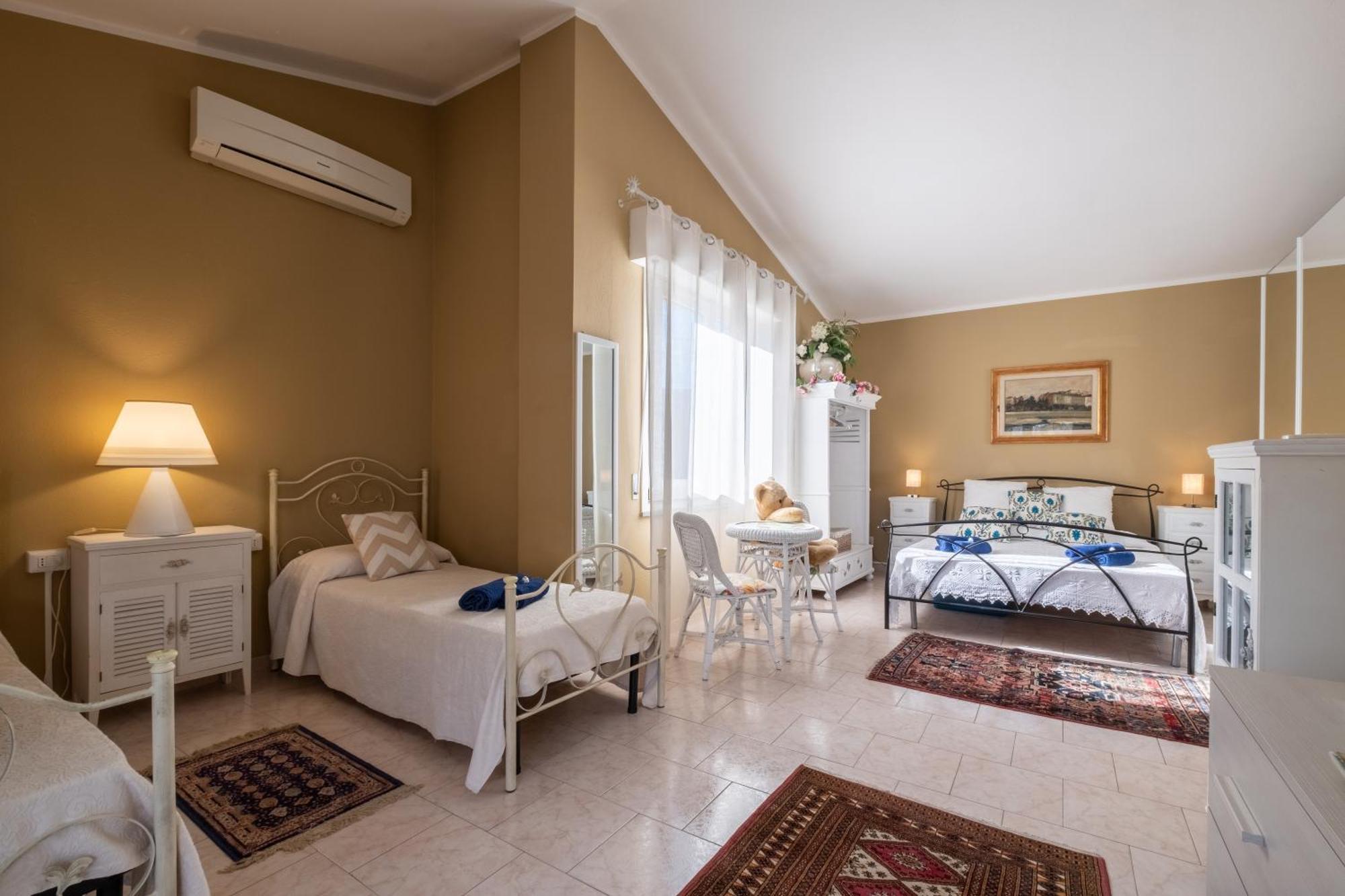 Elegante Villa Lu' Centro Citta A 10 Minuti Dal Mare Cagliari Esterno foto