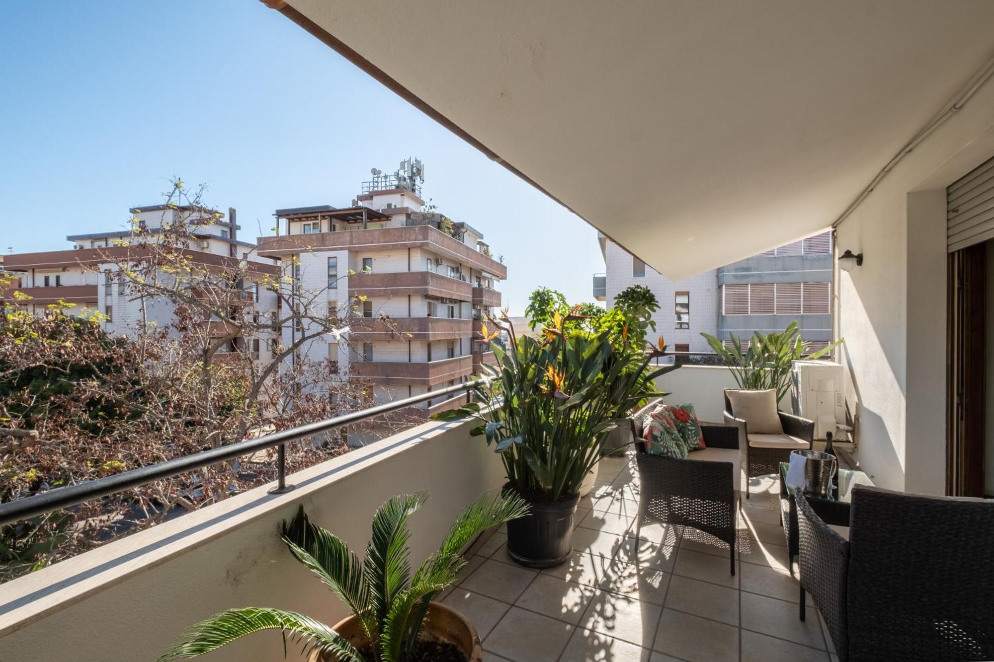 Elegante Villa Lu' Centro Citta A 10 Minuti Dal Mare Cagliari Esterno foto