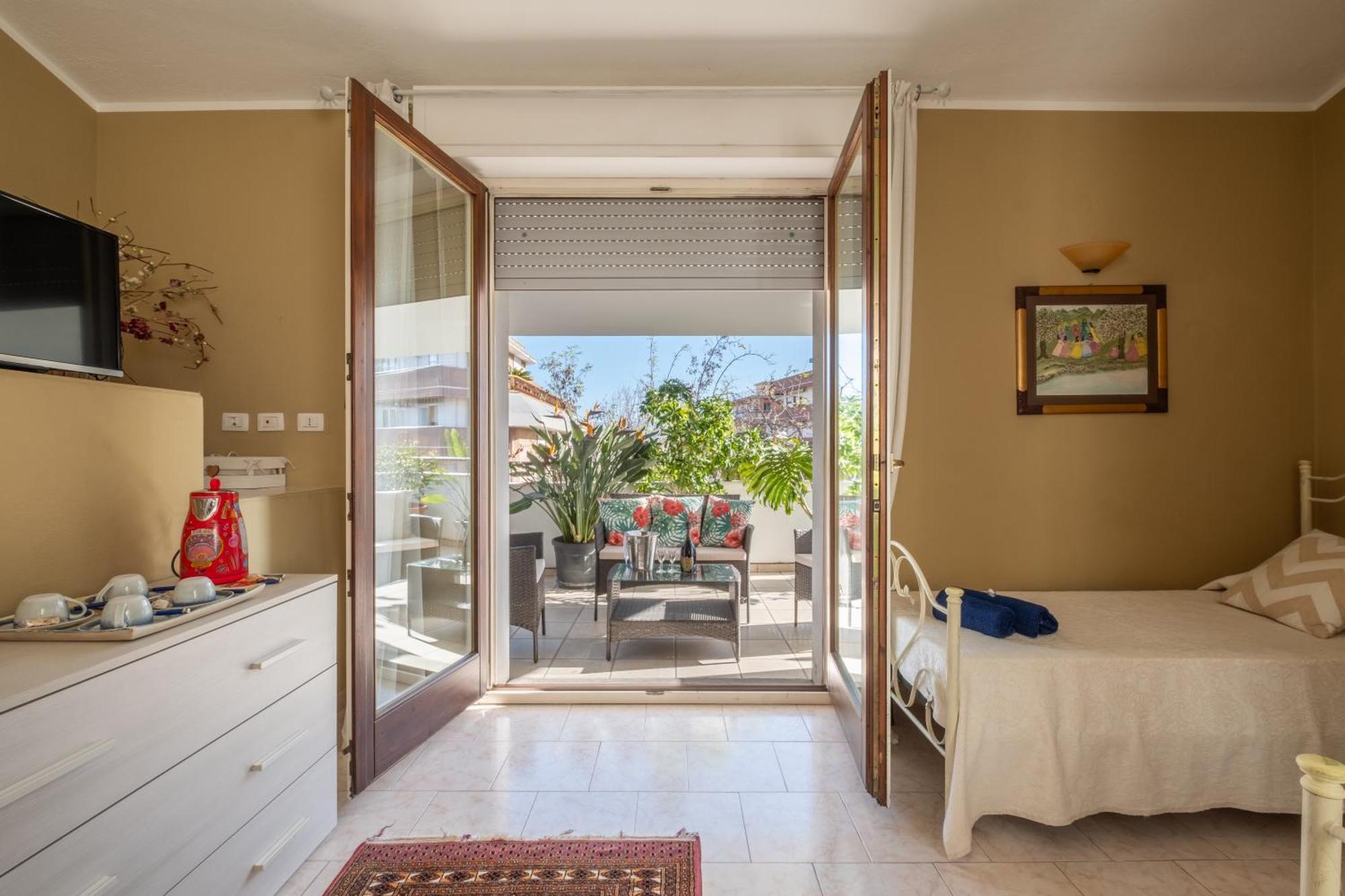 Elegante Villa Lu' Centro Citta A 10 Minuti Dal Mare Cagliari Esterno foto