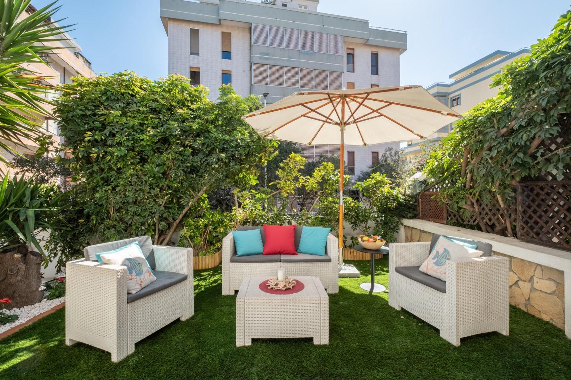 Elegante Villa Lu' Centro Citta A 10 Minuti Dal Mare Cagliari Esterno foto
