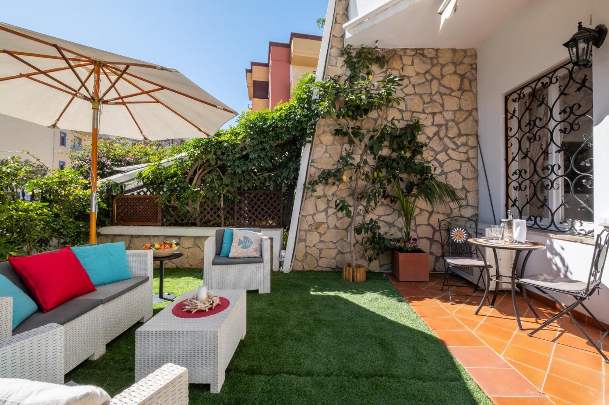 Elegante Villa Lu' Centro Citta A 10 Minuti Dal Mare Cagliari Esterno foto